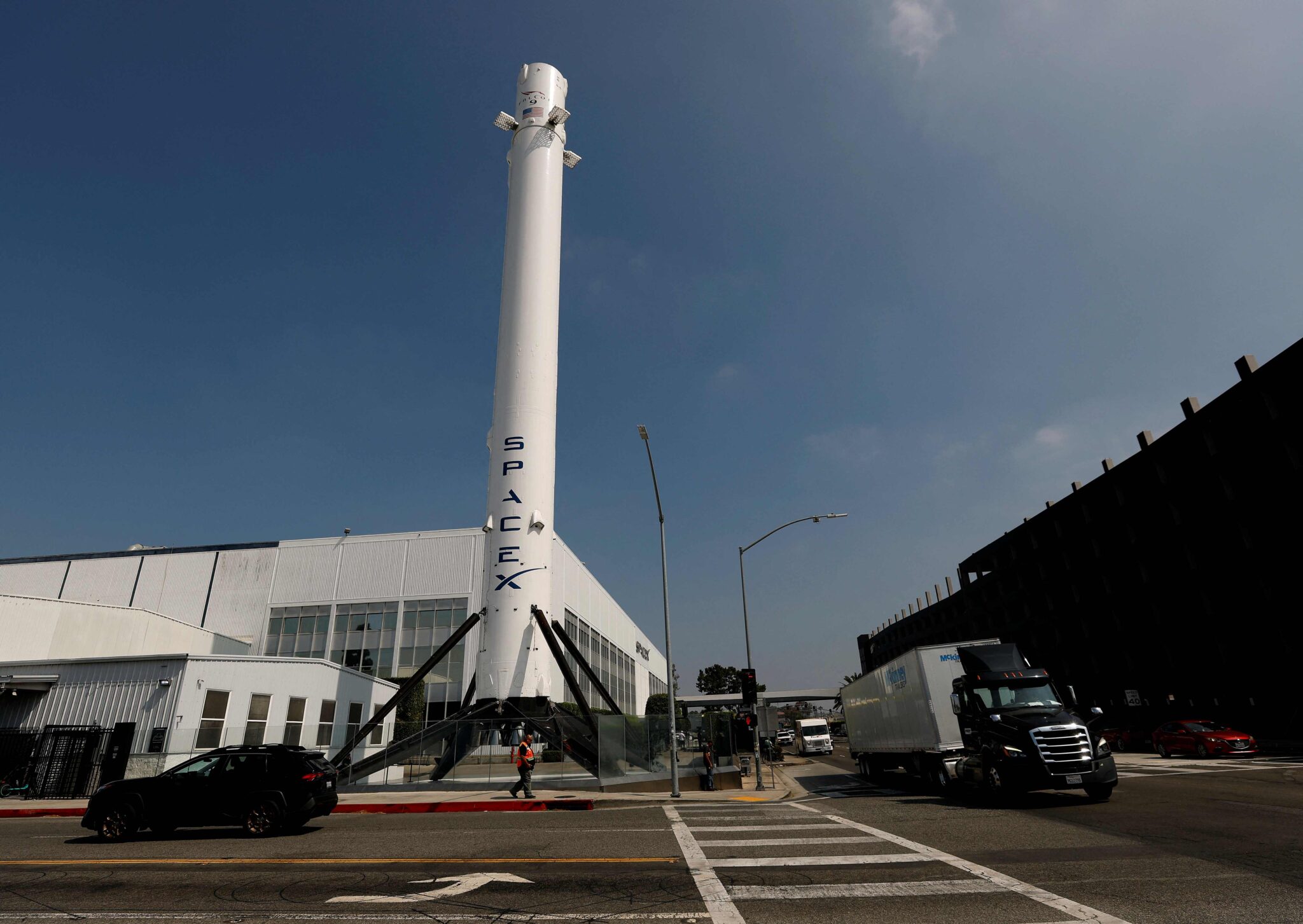 Roket SpaceX hentam Bulan