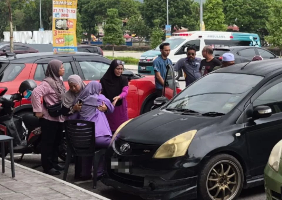 Lelaki ditemukan maut dalam kereta berkunci depan kedai serbaneka