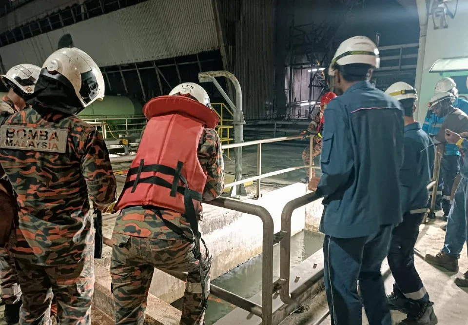 Pekerja maut jatuh tangki penyimpanan air 10 meter