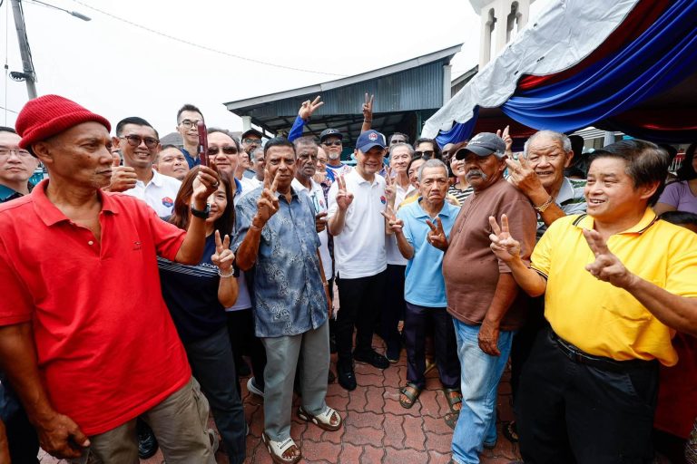 Onn Hafiz Turun Padang, Santuni Warga Simpang Renggam