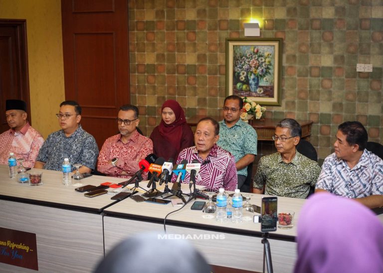 UMNO Tidak Menjatuhkan YamTuan, Tetap Junjung Undang-Undang dan Adat Perpatih