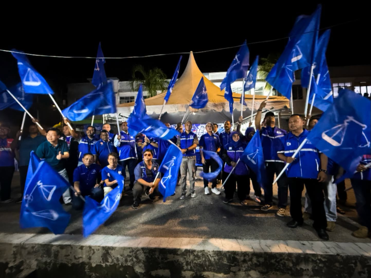 PRN Melaka: Terus Turun Padang, Terjemah BN Sayang Rakyat