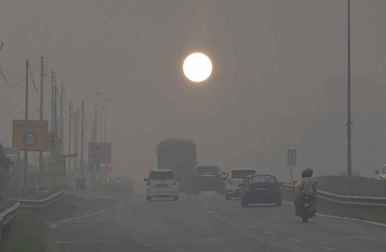 Haze: Serian worst-hit area in Sarawak, four areas record very unhealthy API readings
