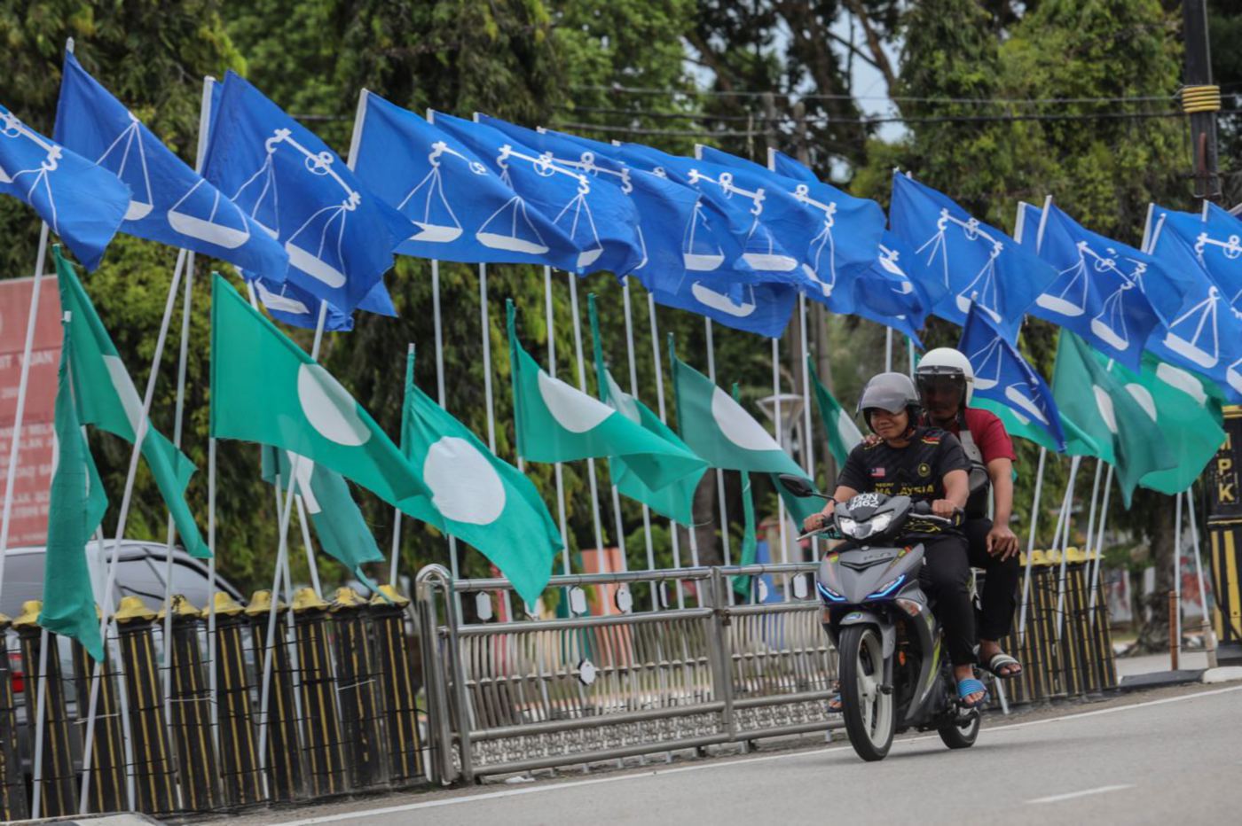 Umno, Pas tie-up a win-win for both parties, say analysts