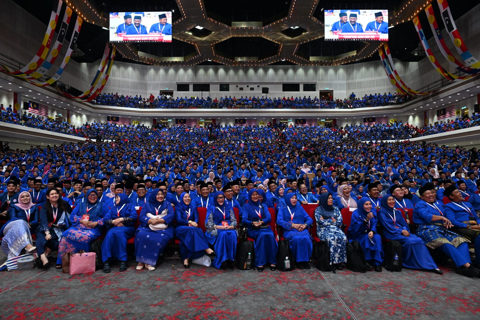 Menerokai Maksud Tersirat Agenda Malaysia Biru Dan Tafahum Siayasi