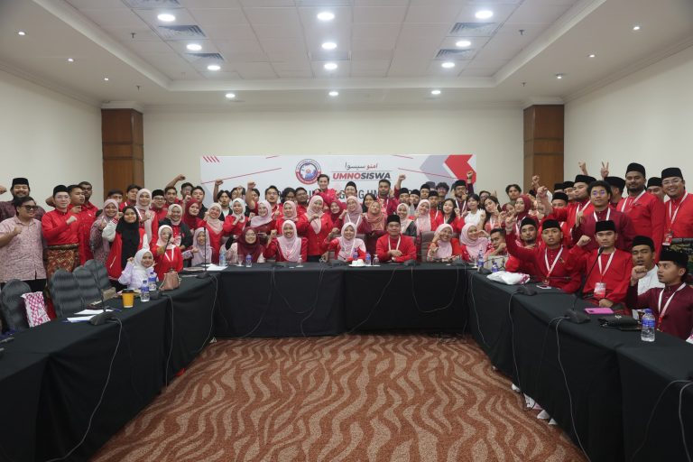 Jasa UMNO Terus Dikenang… Mahasiswa Luar Negara Hargai Peluang Pendidikan