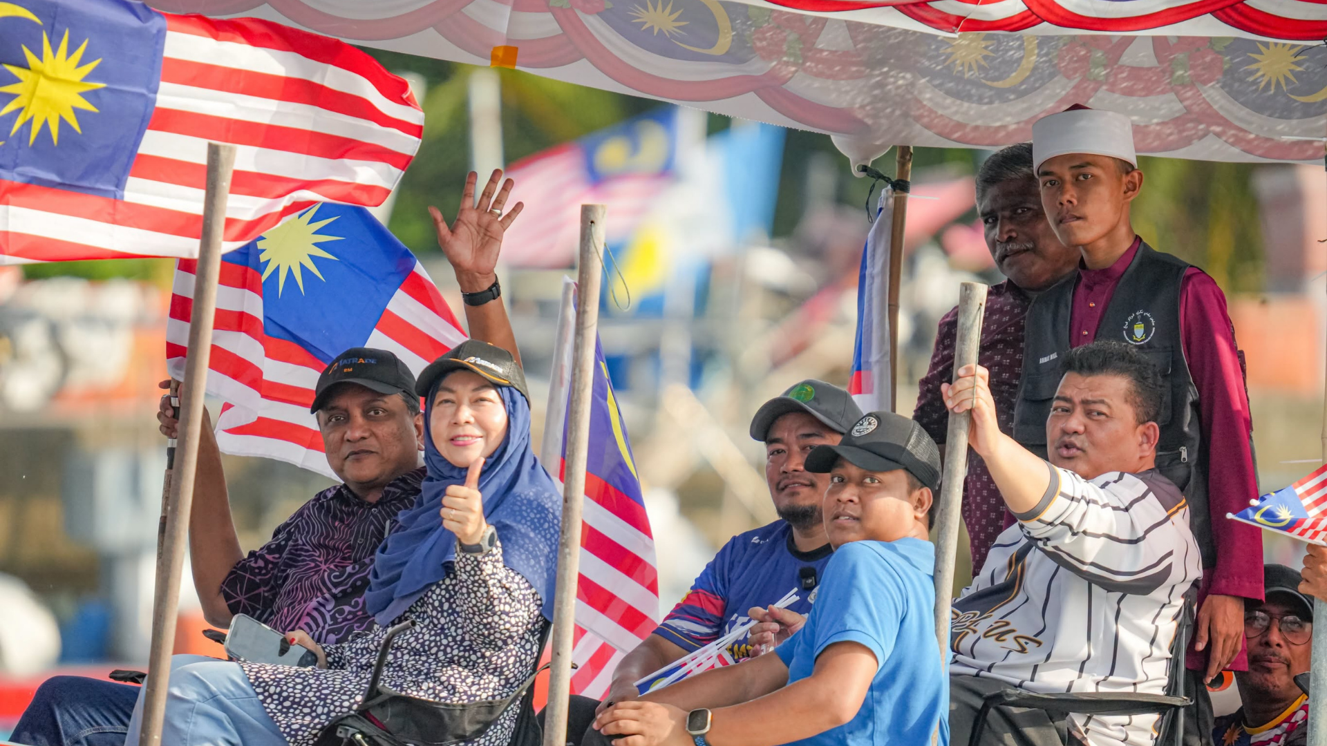 Perarakan Bot Nelayan… Lautan Patriotik Satukan Rakyat