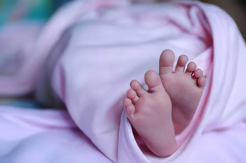 Bayi meninggal dunia selepas ditemui tak sedarkan diri, ibu dan pengasuh ditahan