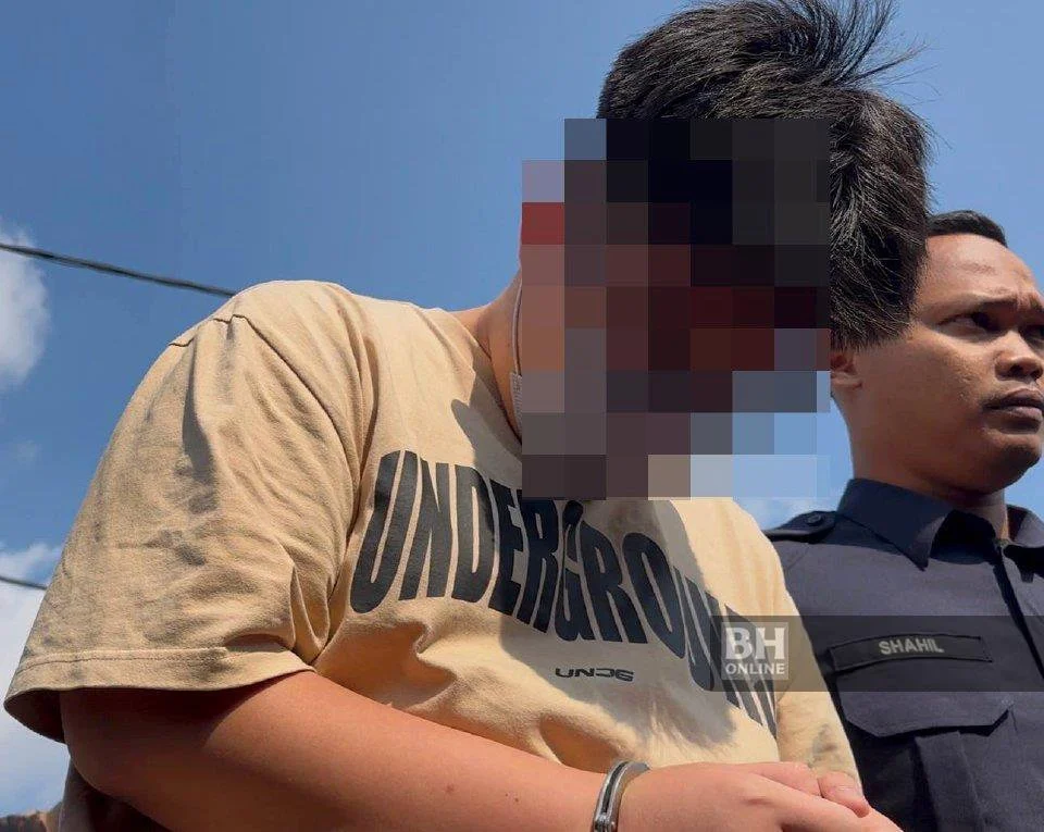 Nahas korbankan 4 sekeluarga: Remaja pandu Mercedes Benz didakwa pagi ini