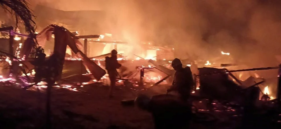 2 remaja perempuan cedera lompat keluar tingkap selepas rumah terbakar