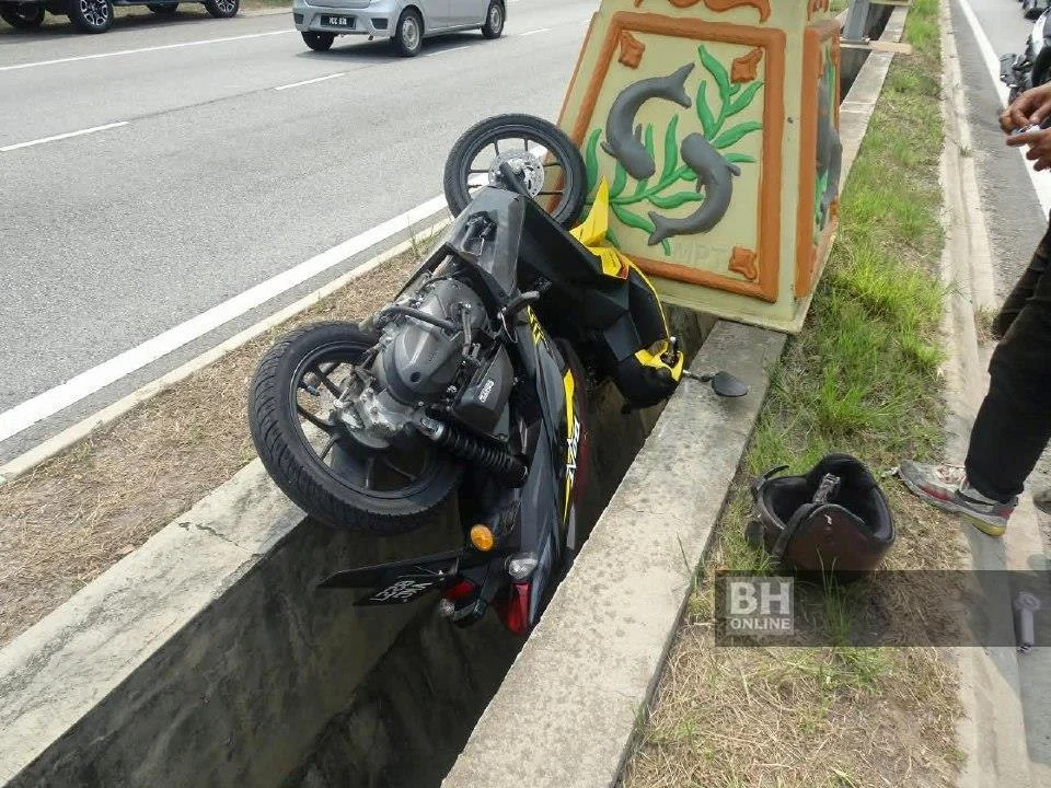 Motosikal bapa terbabas, anak 9 tahun maut dirempuh selepas tercampak