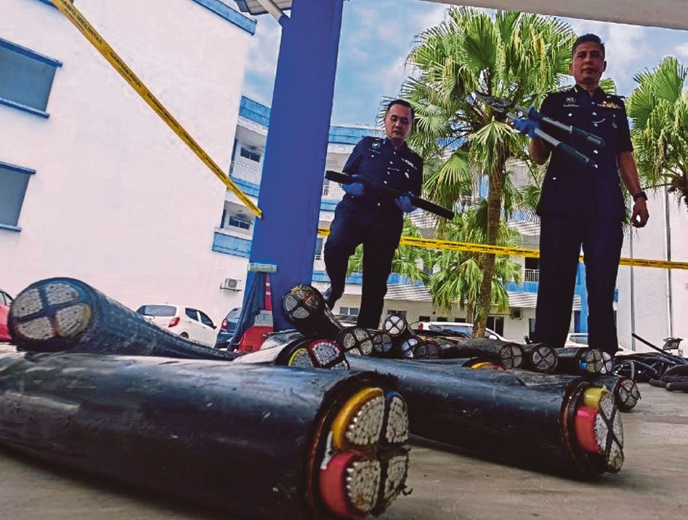 Cable thieves emerge from the shadows