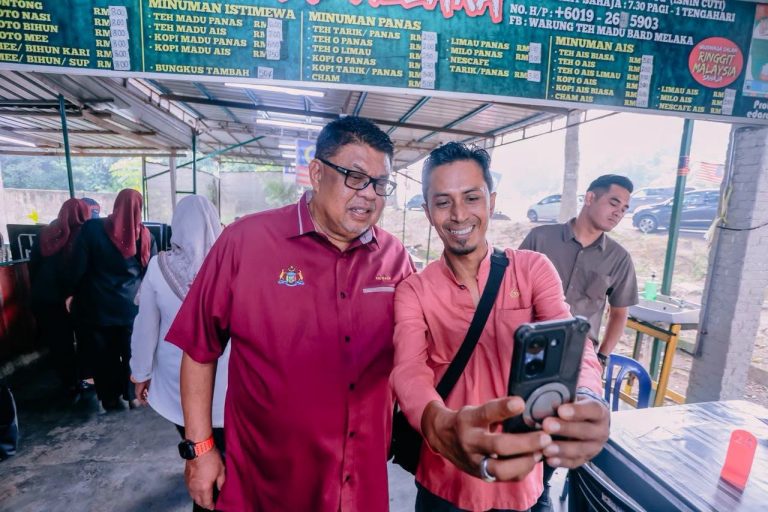 Melaka Sayang Rakyat, Ab Rauf Bersama Warga Paya Rumput
