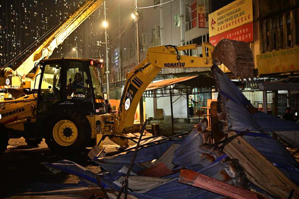 16 struktur binaan tanpa kelulusan dirobohkan DBKL