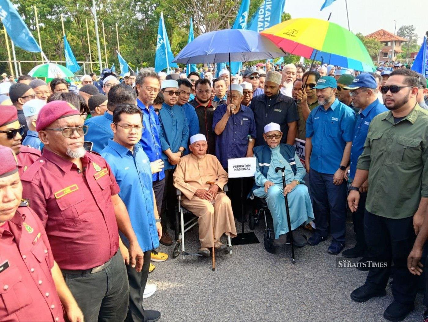 Hadi's presence boosts PN candidate's morale in Bukit Katil