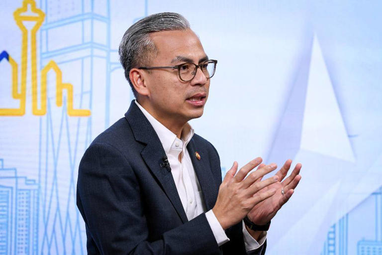Government to study age verification for Roblox, online gaming platforms