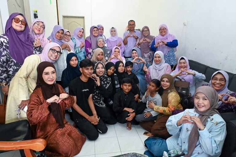 ‘HAWA Care’ Dekati Rakyat, ‘Perantara’ Yang Tidak Bermusim – Shahrizat
