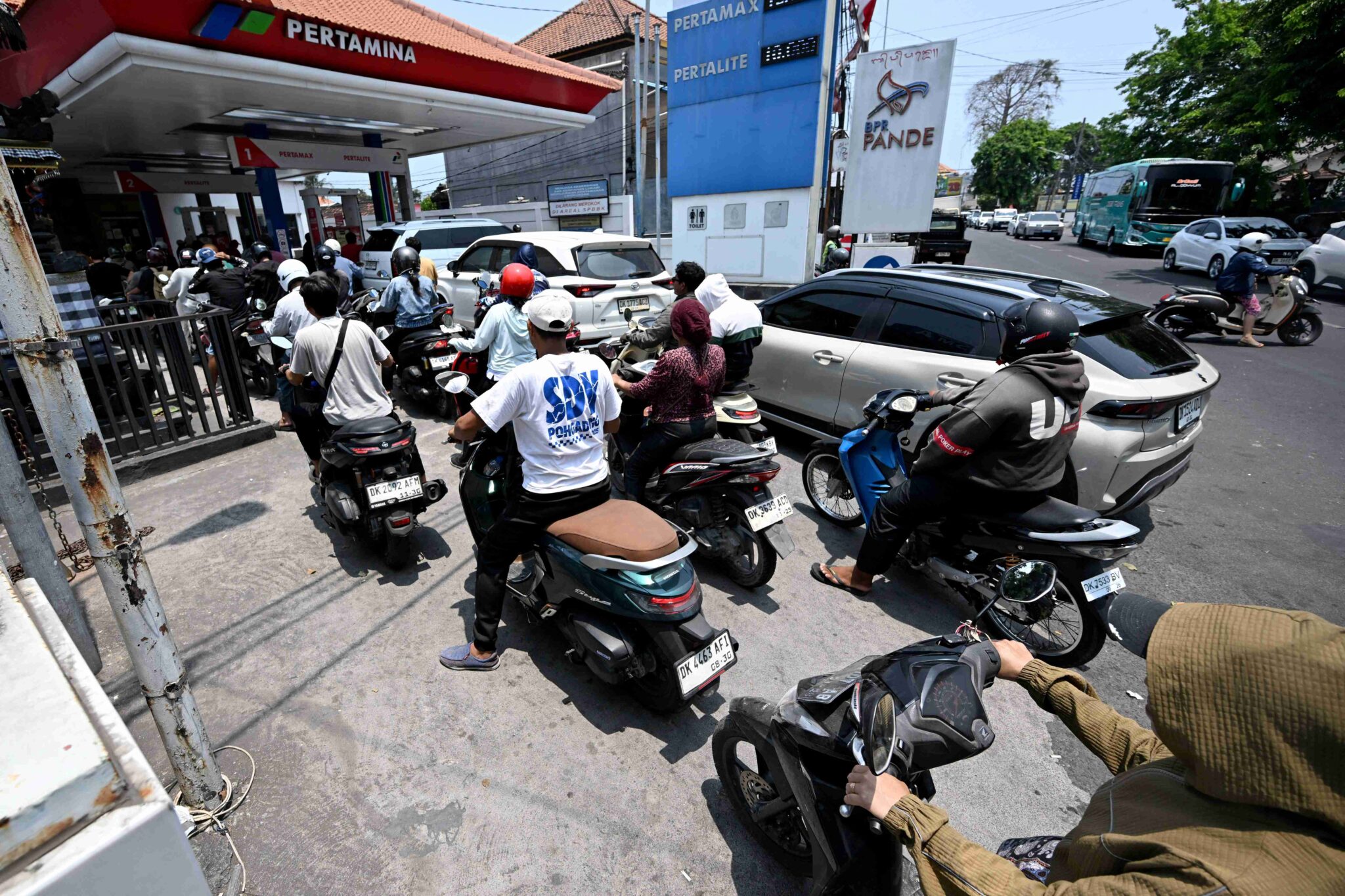 Bali catu minyak, cuma nombor plat ganjil isi minyak semalam