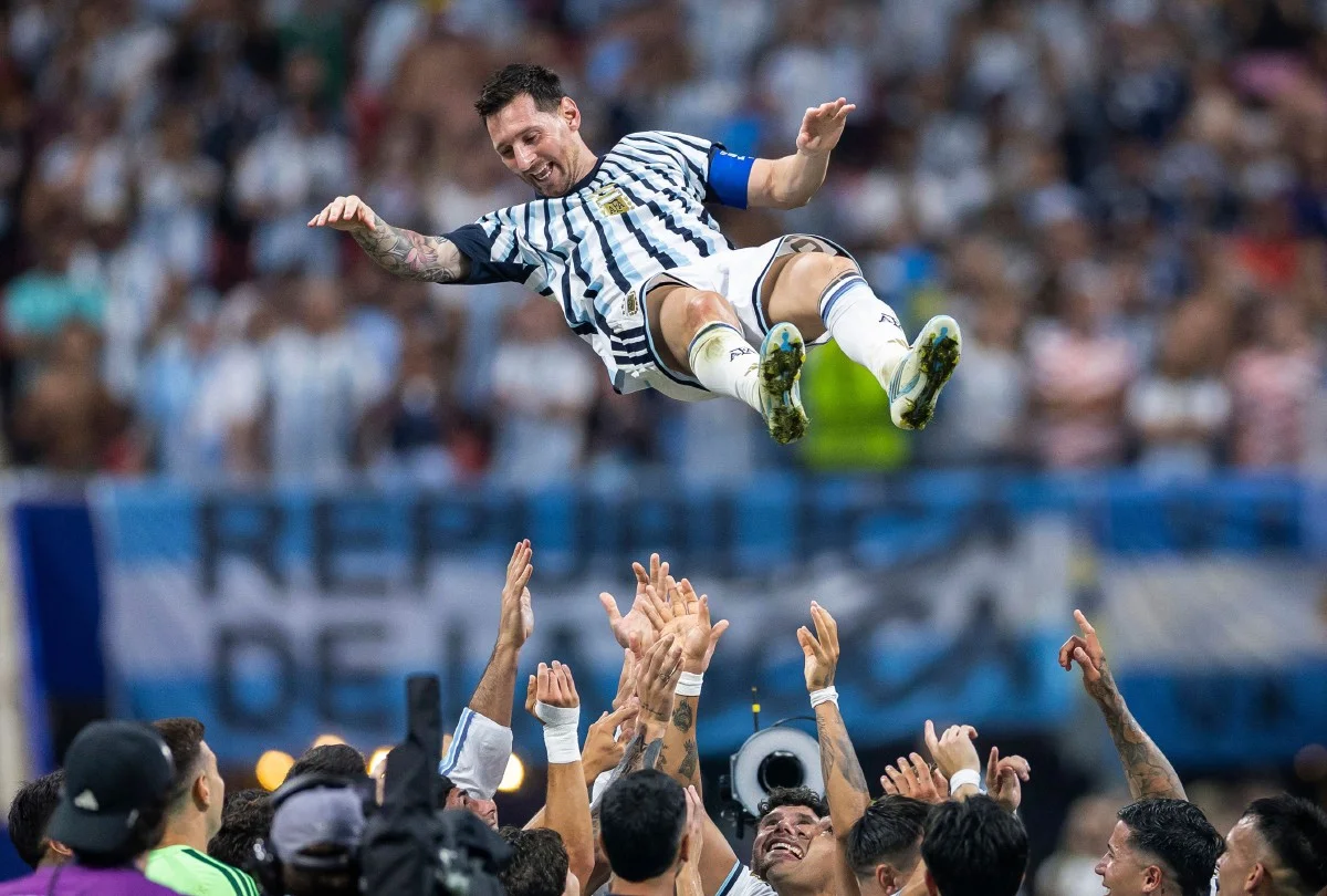 Aksi terakhir Messi bertukar kontroversi