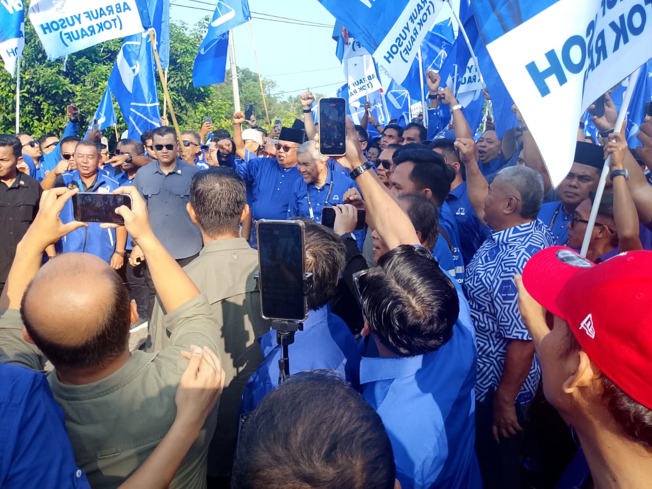 “Mana Lagi… Melaka Ler” Dan “Kita Geng Biru” Gegarkan Tanjung Bidara