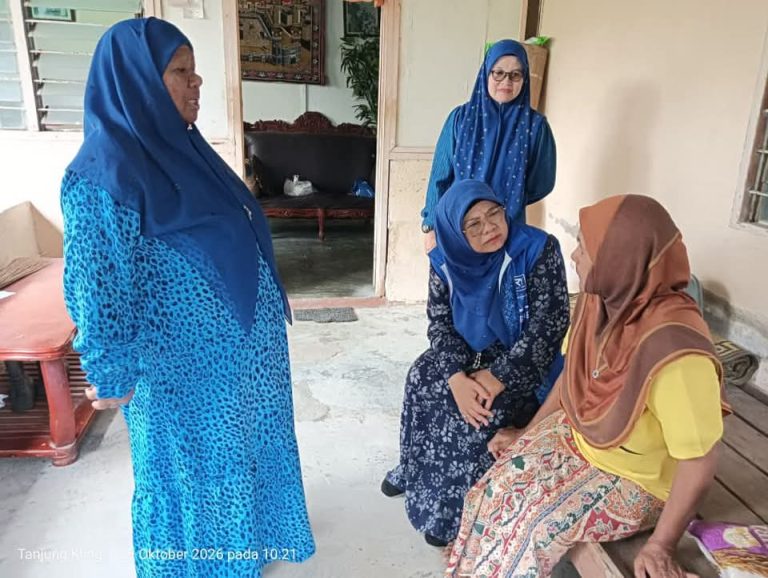 Santuni Rakyat Dengan Hati, Berbakti Dengan Ikhlas – Tuminah Kadi